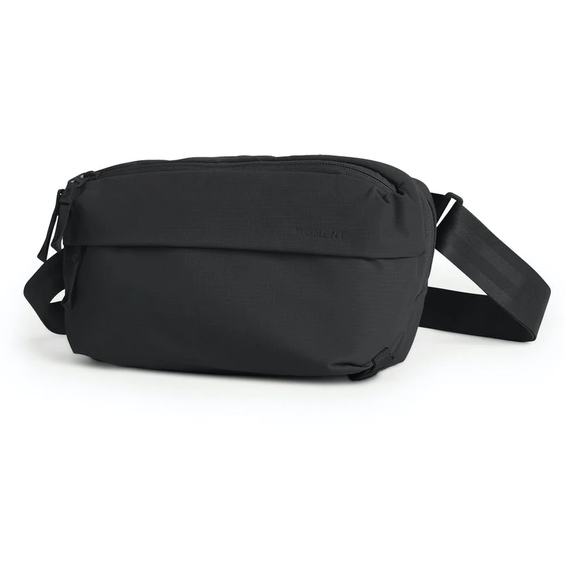 Moment Everything Sling 4L (Black)
