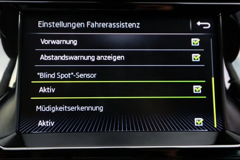 Side Assist incl. Rear Traffic Alert for Skoda Fabia NJ
