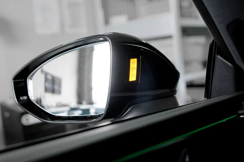 Side assist (Lanechange assistant) for Audi A8 4N