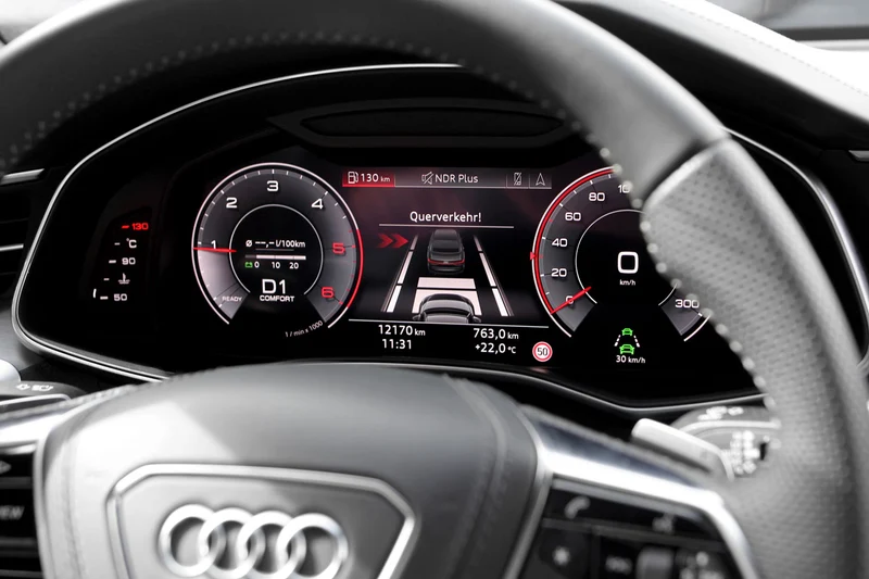 Intersection assist for Audi A8 4N