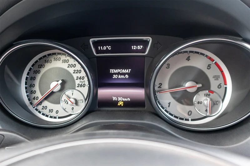 Cruise Control retrofit with limiter Code 440 for Mercedes Benz CLA-Class C/X 117 with Codingdongle