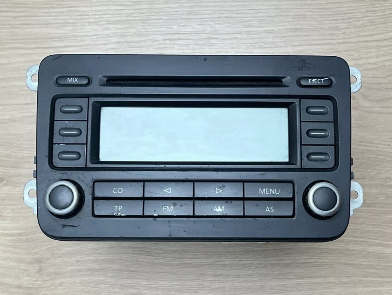VW RCD 300 Radio FD 2604 HW 010 SW 0021