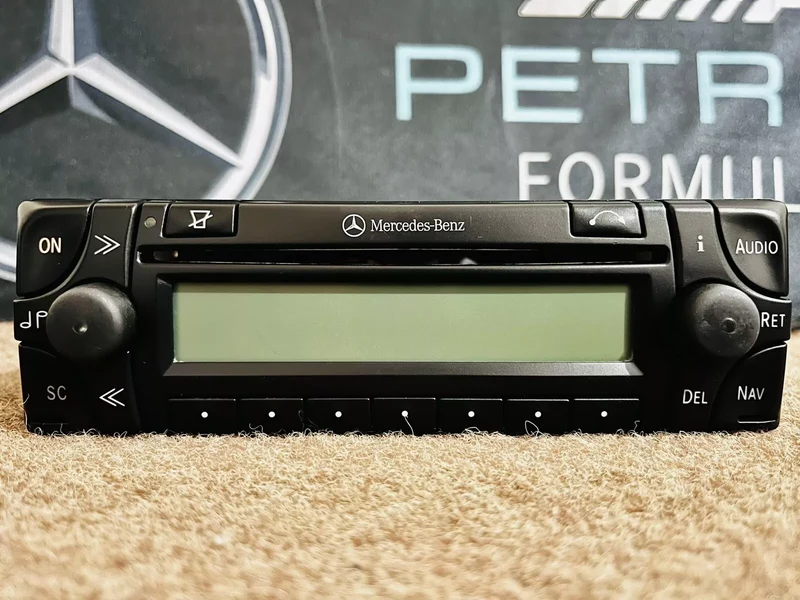 Mercedes BE 4716 Bilstereo