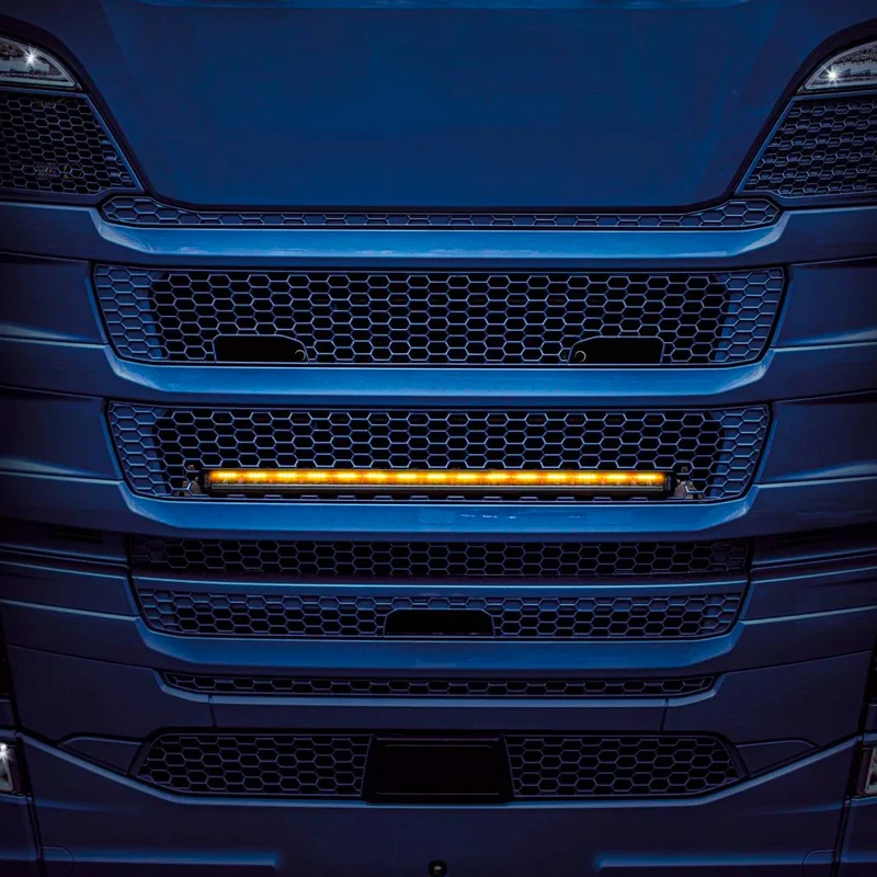 Strands 32" Night Guard med Strobe / Scania monteringssats